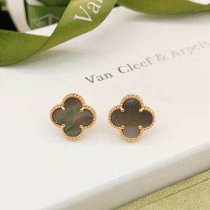 ヴァンクリーフ ピアス 石原さとみ