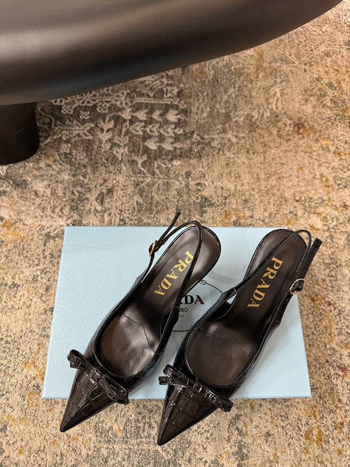 プラダ 靴 シューズ レディース 海外通販 PRADA パテントレザー スリングバックパンプス 2628203 プラダ 靴 レディース - 画像 (3)