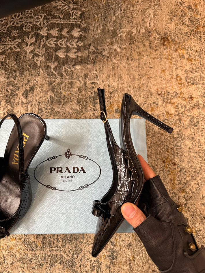 プラダ 靴 シューズ レディース 海外通販 PRADA パテントレザー スリングバックパンプス 2628203 プラダ 靴 レディース - 画像 (2)