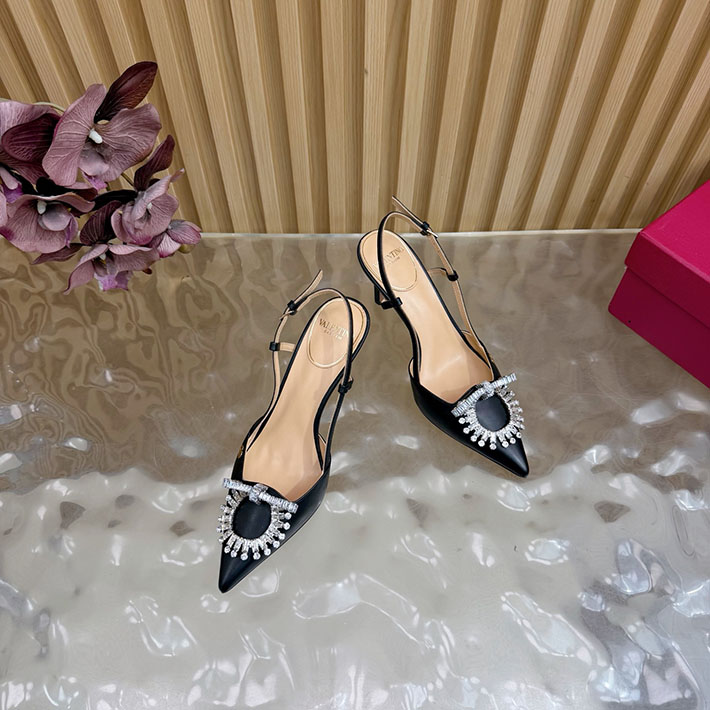 ヴァレンティノ 靴 シューズ レディース VALENTINO 80mm レザースクエアビジューパンプス 2628215 ヴァレンティノ パンプス 黒 - 画像 (4)