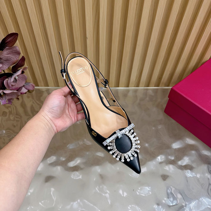 ヴァレンティノ 靴 シューズ レディース VALENTINO 80mm レザースクエアビジューパンプス 2628215 ヴァレンティノ パンプス 黒 - 画像 (3)