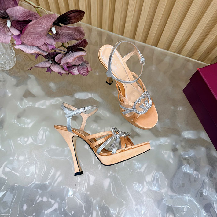 グッチ直営アウトレット店 GUCCI 105mm pump with crystal Interlocking G 2628308 グッチ サンダル ヒール - 画像 (3)