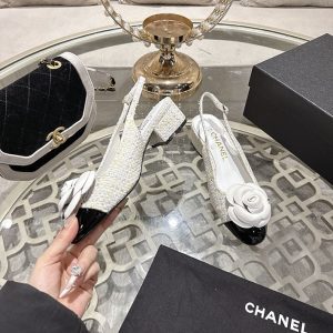 シャネルの靴値段