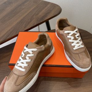 エルメス スニーカー メンズ 人気