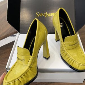 ヒールローファー ブランド