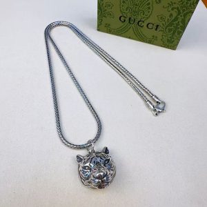 Gucci タイガー ネックレス