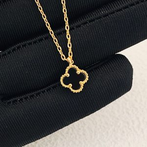 ヴァンクリーフ ネックレス 人気色