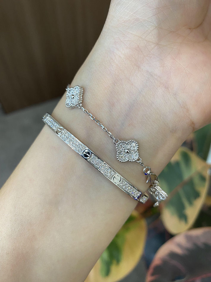 最高級ヴァンクリーフスーパーコピー VAN CLEEF & ARPELS スウィート アルハンブラ ブレスレット、6モチーフ VCARO85700 ヴァン クリーフ ブレスレット 人気 - 画像 (3)