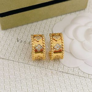 ヴァンクリーフ ピアス 偽物
