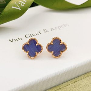 レディース もらって 嬉しいピアス ブランド