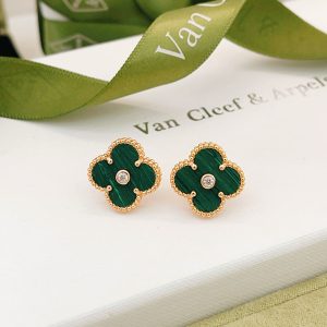 ピアス ブランド 30代