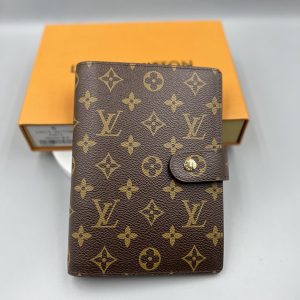 ルイヴィトン 手帳 レフィル 代用 6穴