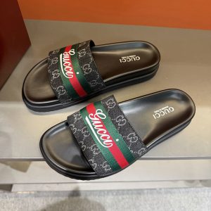 グッチ サンダル メンズ