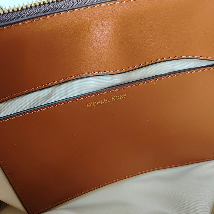 最高級マイケルコーススーパーコピー NOLITA トップジップ コンバーチブル ショルダー ミディアム バニラ/エイコーン 2629195 マイケルコース バッグ アウトレット - 画像 (4)