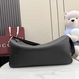 グッチ ショルダーバッグ 斜 めがけ アウトレット