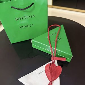 バッグチャーム 大人 可愛い ブランド