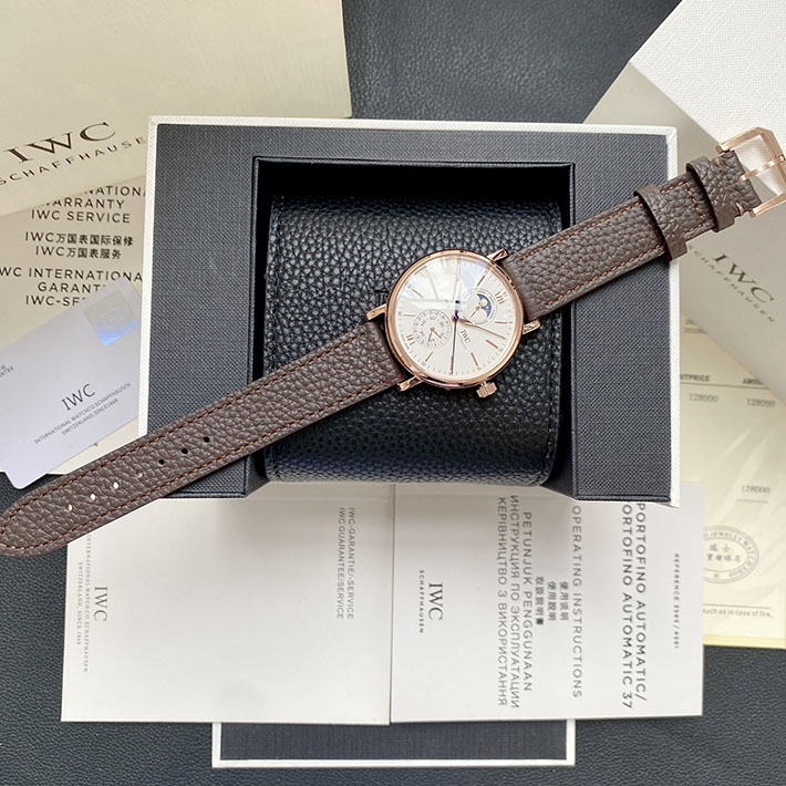 最高級IWCスーパーコピー IWC時計コピー ポートフィノ ハンドワインド ムーンフェイズ 41mm 2629706 IWC ポート フィノ クロノグラフ - 画像 (5)
