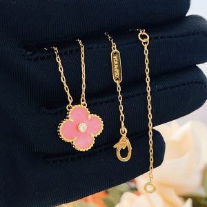 ヴァンクリーフ ピンク 限定