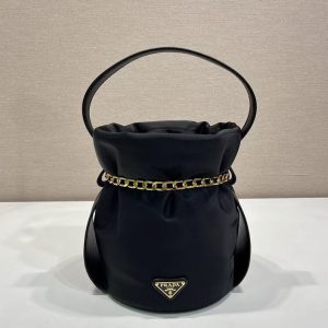 プラダ バッグ アウトレット