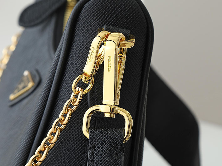 プラダ バッグ レディース PRADA Re-Edition 2005 サフィアーノレザー バッグ ブラック 1BH204_NZV_F0632 プラダ バッグ 人気 ランキング - 画像 (6)