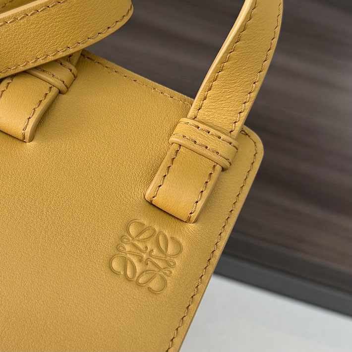 最高級ロエベスーパーコピー LOEWE HAMMOCK SLICE BAG クロスボディバッグ ウォームデザート a538hhsx01 2586 ロエベ バッグ レディース - 画像 (5)