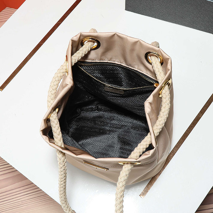 最高級プラダスーパーコピー PRADA マリナースモール Re-Nylon バケットバッグ キャメルブラウン 1BE082_2HG8_F0040 プラダ バッグ 新作 - 画像 (6)