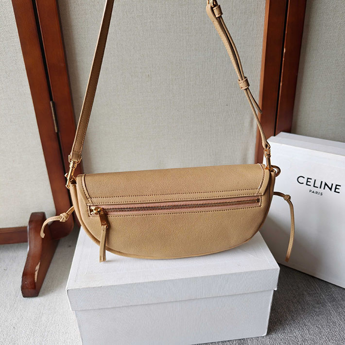 最高級セリーヌスーパーコピー CELINE リトルハーフムーン ソフトトリオンフ サンドキャッスル L10373778.03DL セリーヌ ショルダーバッグ 人気 - 画像 (8)