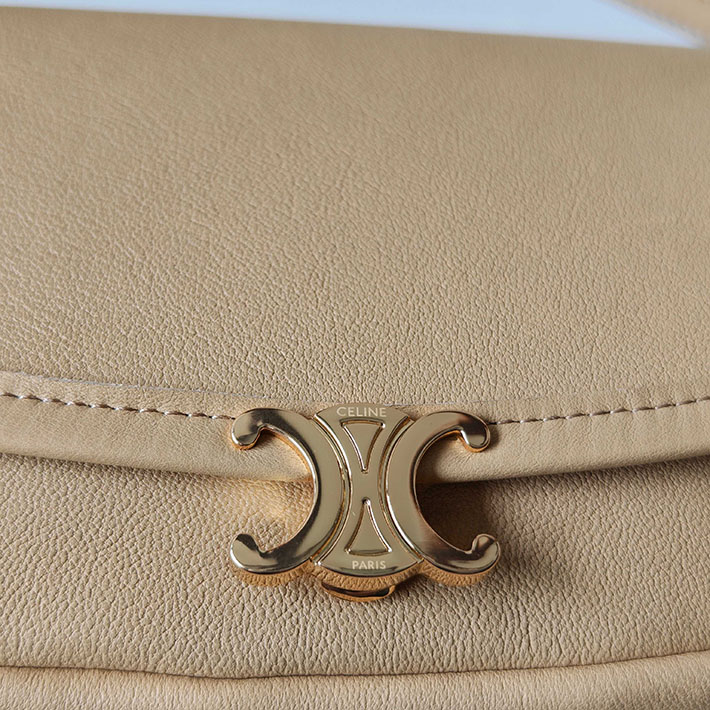 最高級セリーヌスーパーコピー CELINE リトルハーフムーン ソフトトリオンフ サンドキャッスル L10373778.03DL セリーヌ ショルダーバッグ 人気 - 画像 (6)