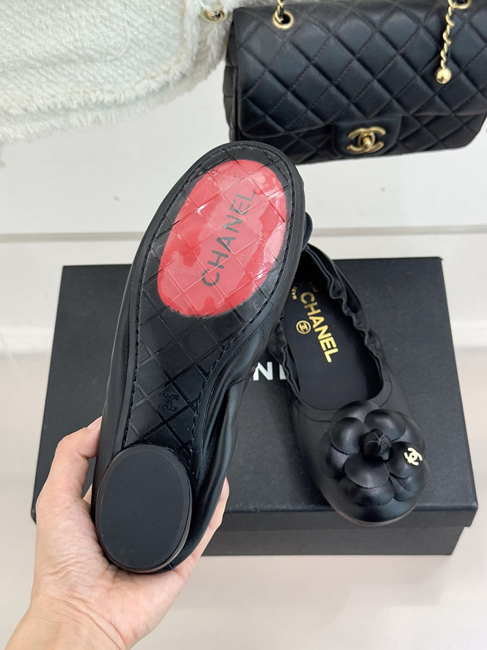 最高級シャネルスーパーコピー CHANEL カメリア パンプス バレエシューズ フラットシューズ ブラック 2631074 シャネル バレリーナ 値段 - 画像 (2)