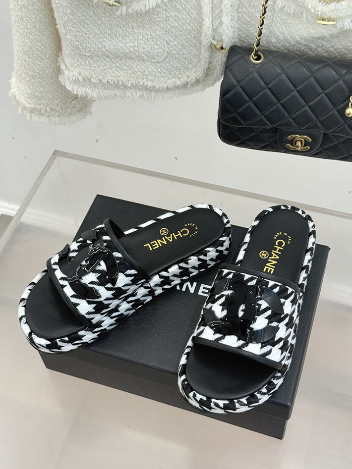 シャネル サンダル 厚底