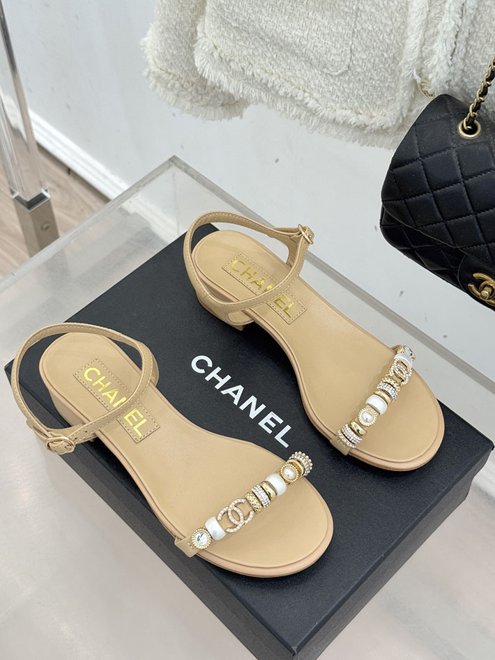 最高級シャネルスーパーコピー CHANEL ラインストーンロゴヒール サンダル 靴 スウェード ベージュ 2631084 シャネル 靴 アウトレット - 画像 (9)
