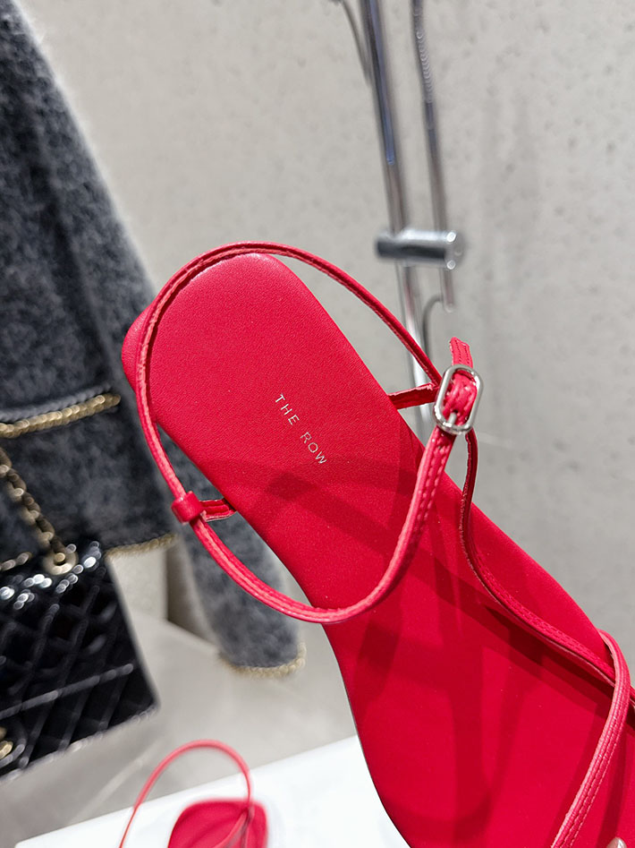 最高級ザロウスーパーコピー THE ROW Bare Sandal サンダル ナローTストラップ レディース レッド 2631157 THE ROW アウトレット 店舗 - 画像 (5)