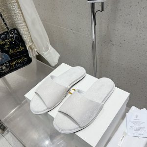 THE ROW アウトレット 店舗