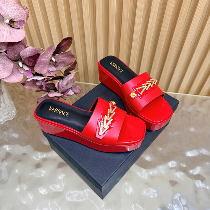 最高級ヴェルサーチェスーパーコピー VERSACE ミュール サンダル レディース 2026新作 人気 レッド 2631281 ヴェルサーチェ 靴 アウトレット - 画像 (8)