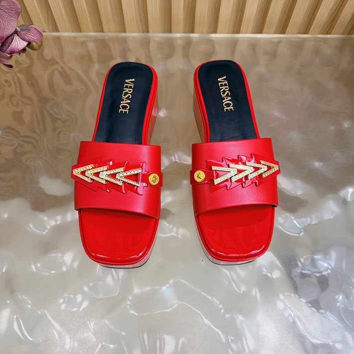 最高級ヴェルサーチェスーパーコピー VERSACE ミュール サンダル レディース 2026新作 人気 レッド 2631281 ヴェルサーチェ 靴 アウトレット - 画像 (6)