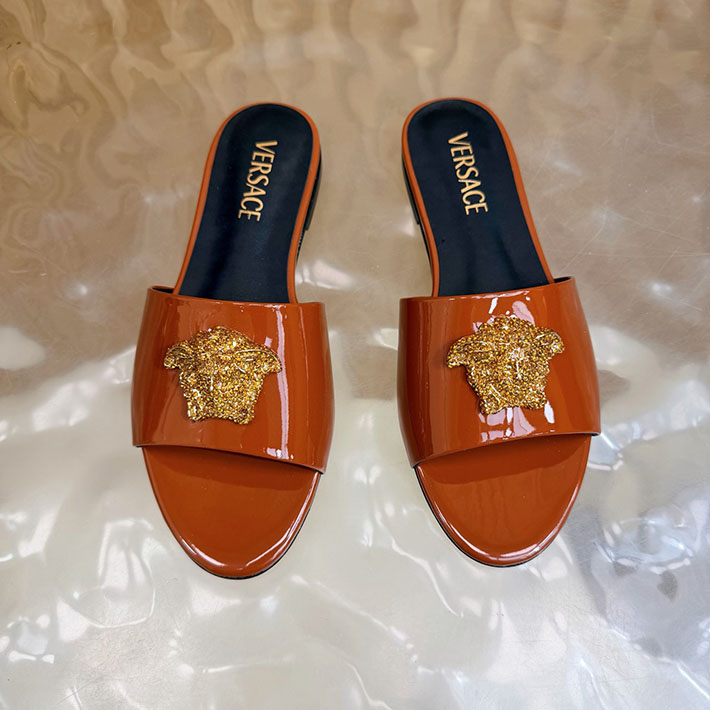 最高級ヴェルサーチェスーパーコピー VERSACE レザーサンダル 本革 2026新作 通販 オレンジ 2631290 ヴェルサーチ 大阪 高島屋 - 画像 (5)