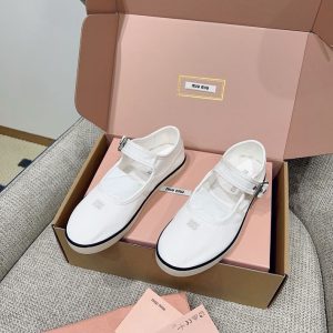 MIUMIU 靴 レディース