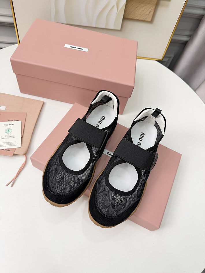 レディース ミュウミュウ MiuMiu 2026年春夏 新作 Tyre フラットシューズ 靴 バレリーナ ブラック 2631397 MIUMIU 靴 安い - 画像 (3)