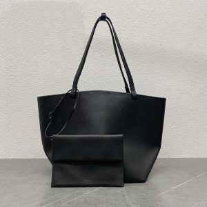 ザロウ バッグ 芸能人