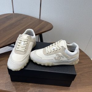シャネル スニーカー レディース 白