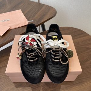 ミュウミュウ スニーカー アウトレット