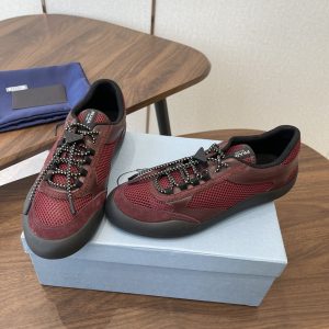プラダ スニーカー レディース