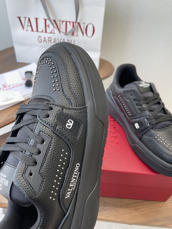 メンズ・レディース兼用 最高級ヴァレンティノスーパーコピー VALENTINO シューズ 靴 ロートップ スニーカー ブラック 2630632 ヴァレンティノ スニーカー 黒 - 画像 (7)