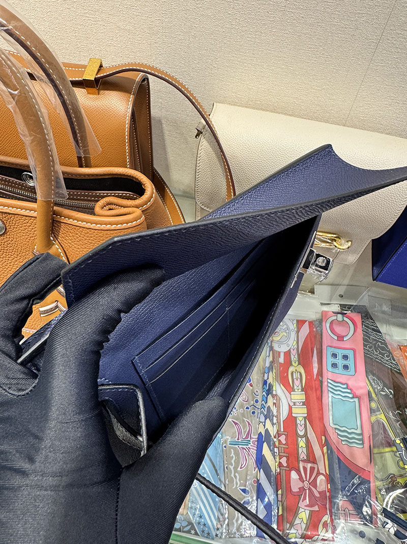 エルメス クラッチバッグの通販 HERMES ポーチ アカデミ ブルーサフィール ヴォー・エプソン シルバー金具 H086976CK73 エルメス ポーチ - 画像 (2)