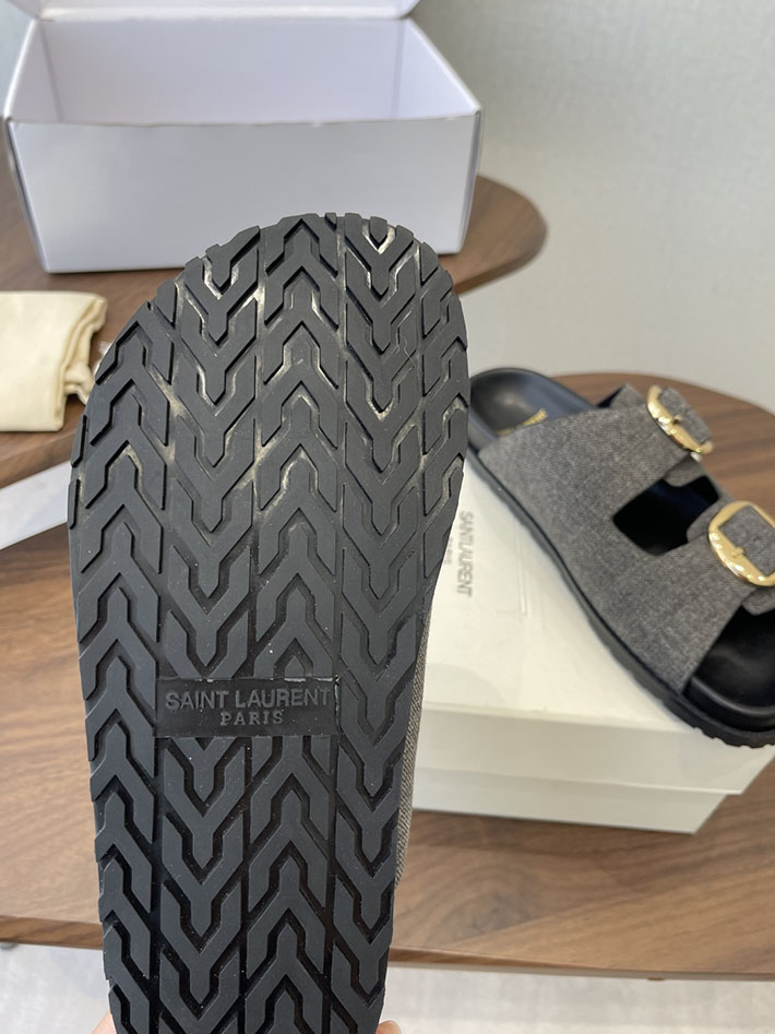 最高級サンローランスーパーコピー Saint Laurent レディース フラットサンダル メタルバックル グレー 2630649 レディース サンダル ブランド - 画像 (4)