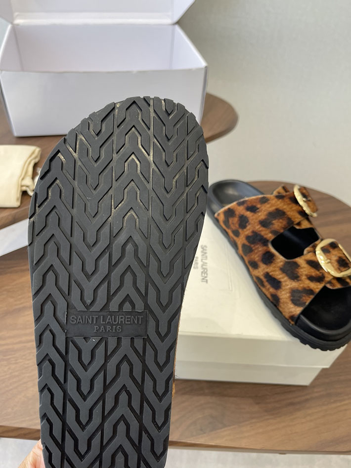 最高級サンローランスーパーコピー Saint Laurent レディース フラットサンダル メタルバックル ブラウン 2630650 レディース サンダル おしゃれ - 画像 (4)