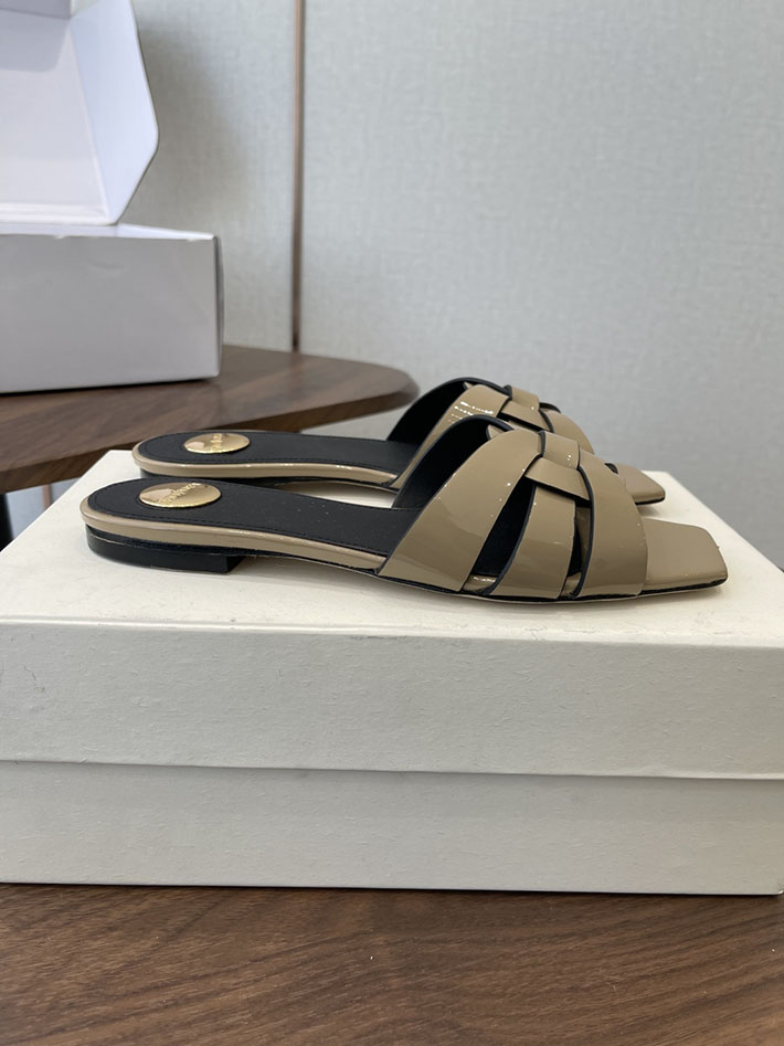 最高級サンローランスーパーコピー YSL 2026 新作 tribute MULES in patent leather グレー 2630709 サン ローラン 靴 レディース - 画像 (2)
