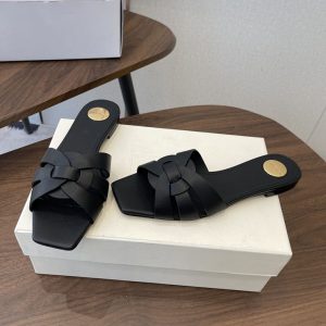 品揃え豊富な靴屋 大阪