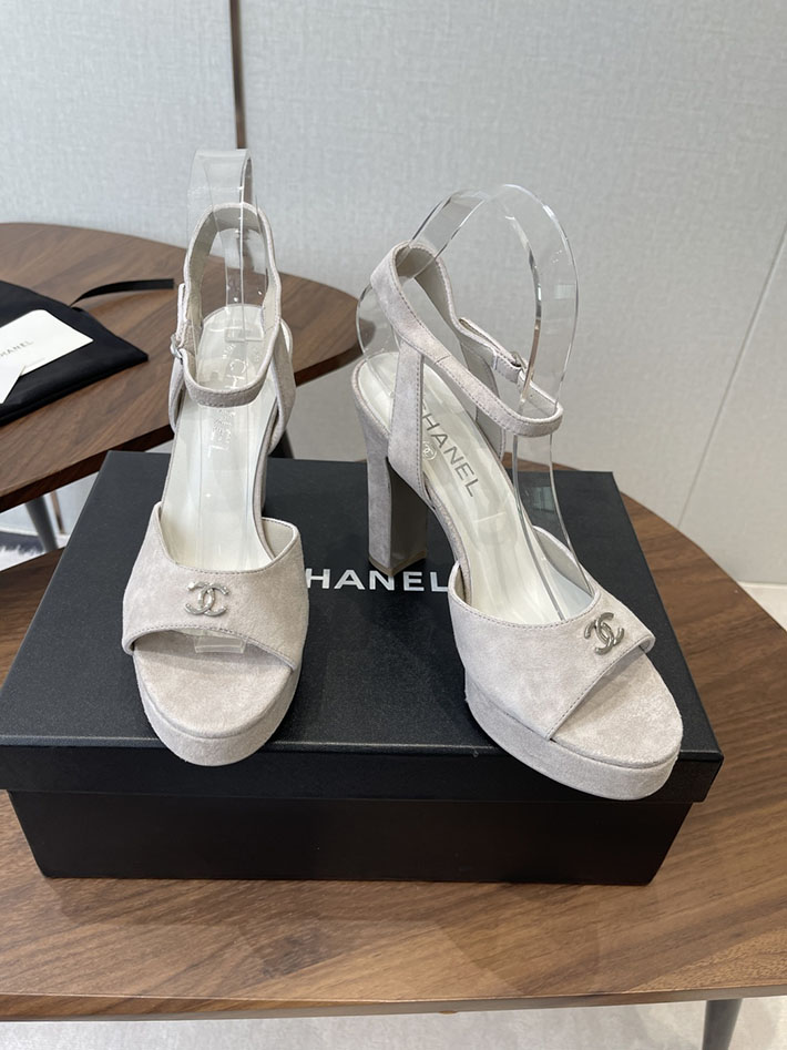 シャネル サンダル 厚底