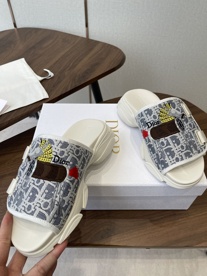 サンダル レディース 人気ブランド